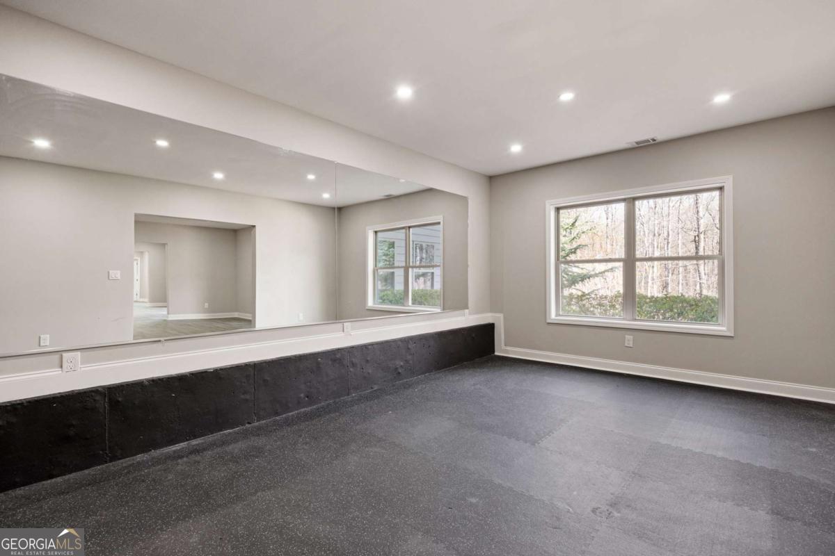 645 Wynnewood Court SW