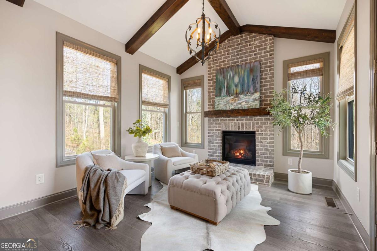 645 Wynnewood Court SW