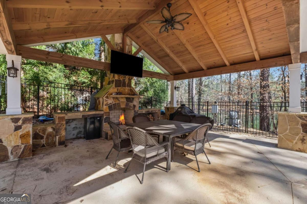 108 Waters Edge Drive