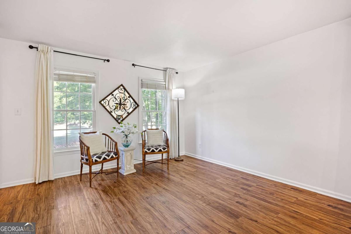 302 Lakeview Lane