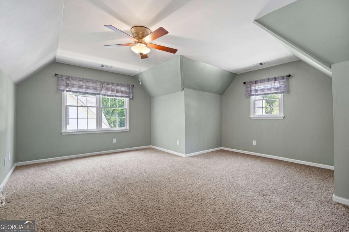 302 Lakeview Lane