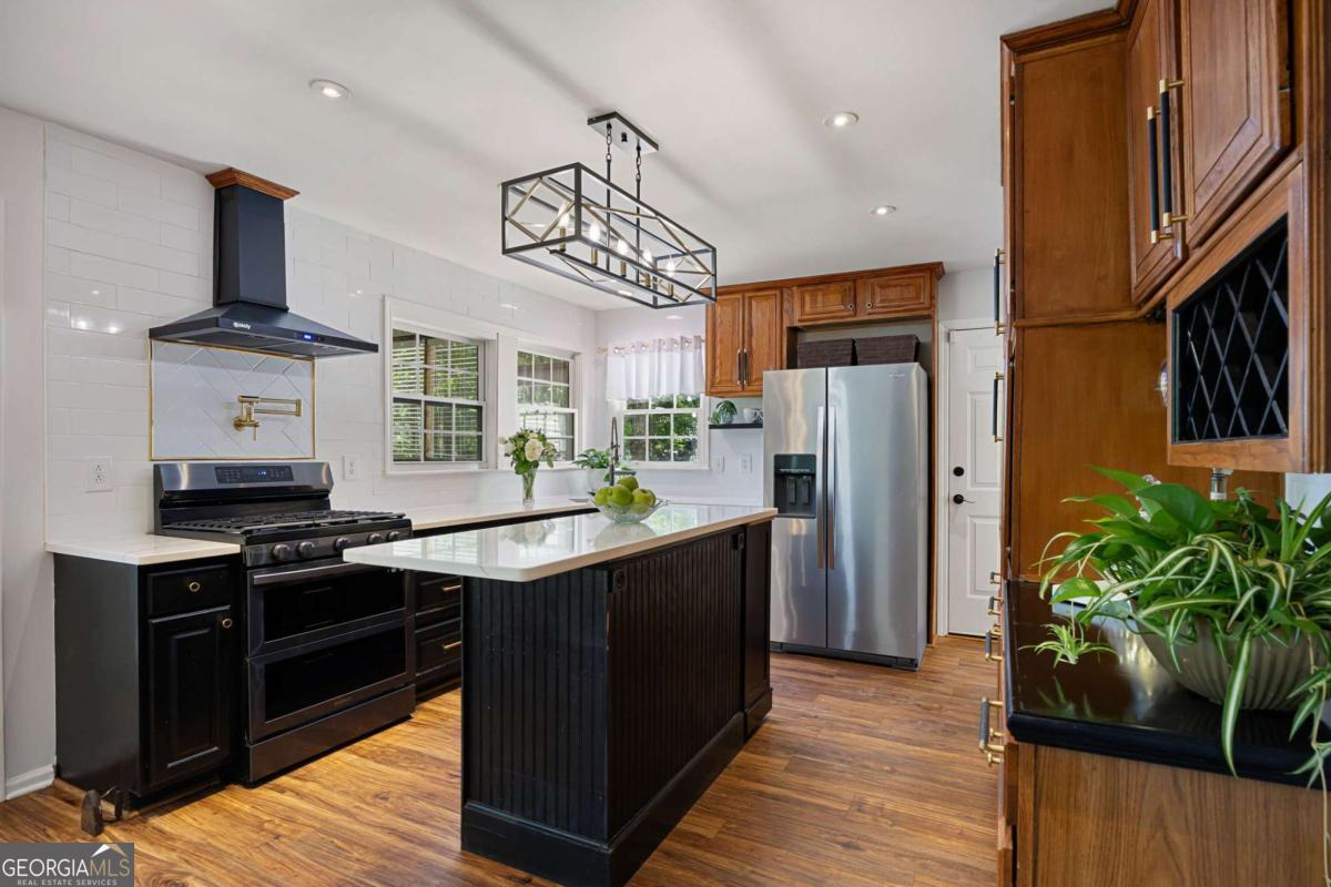 302 Lakeview Lane