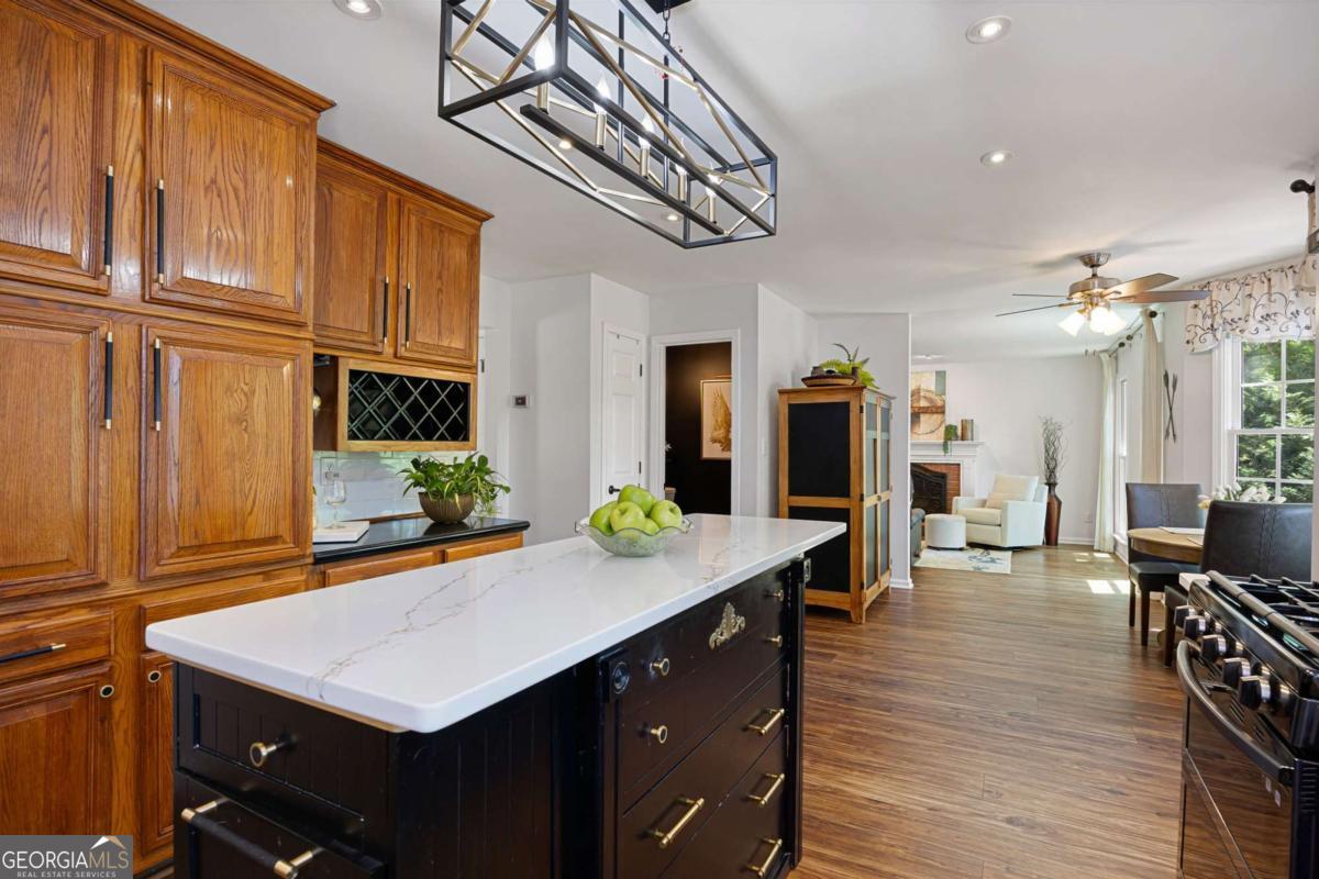 302 Lakeview Lane