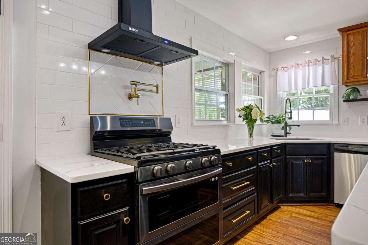 302 Lakeview Lane