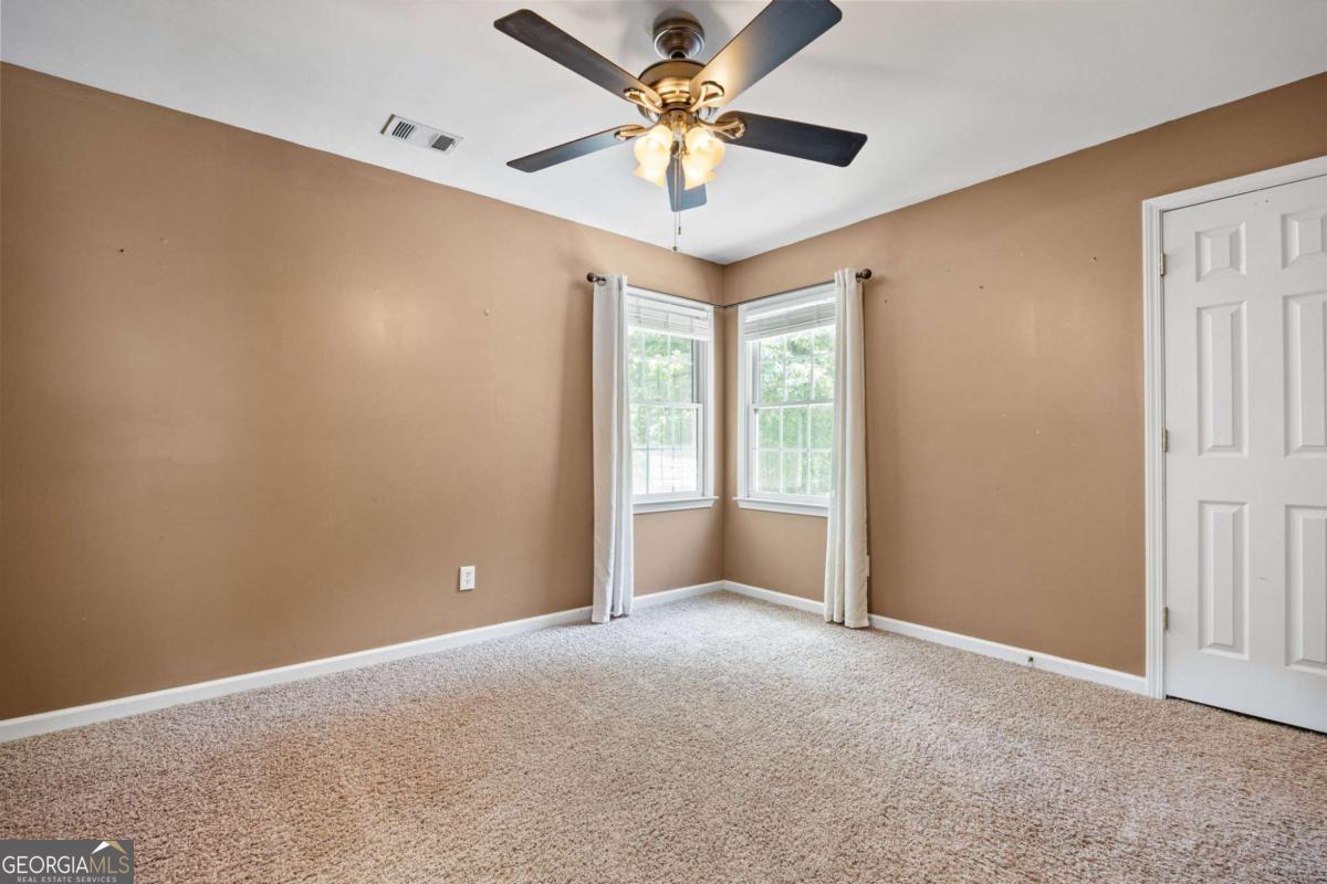 302 Lakeview Lane
