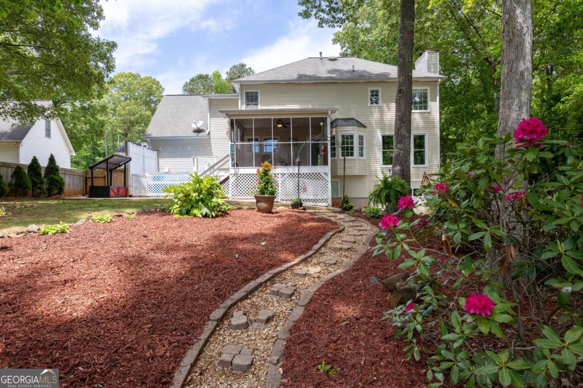 302 Lakeview Lane