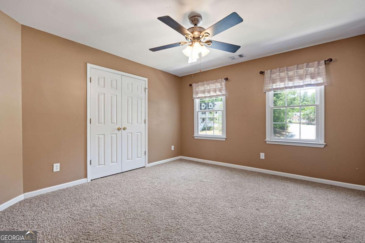 302 Lakeview Lane