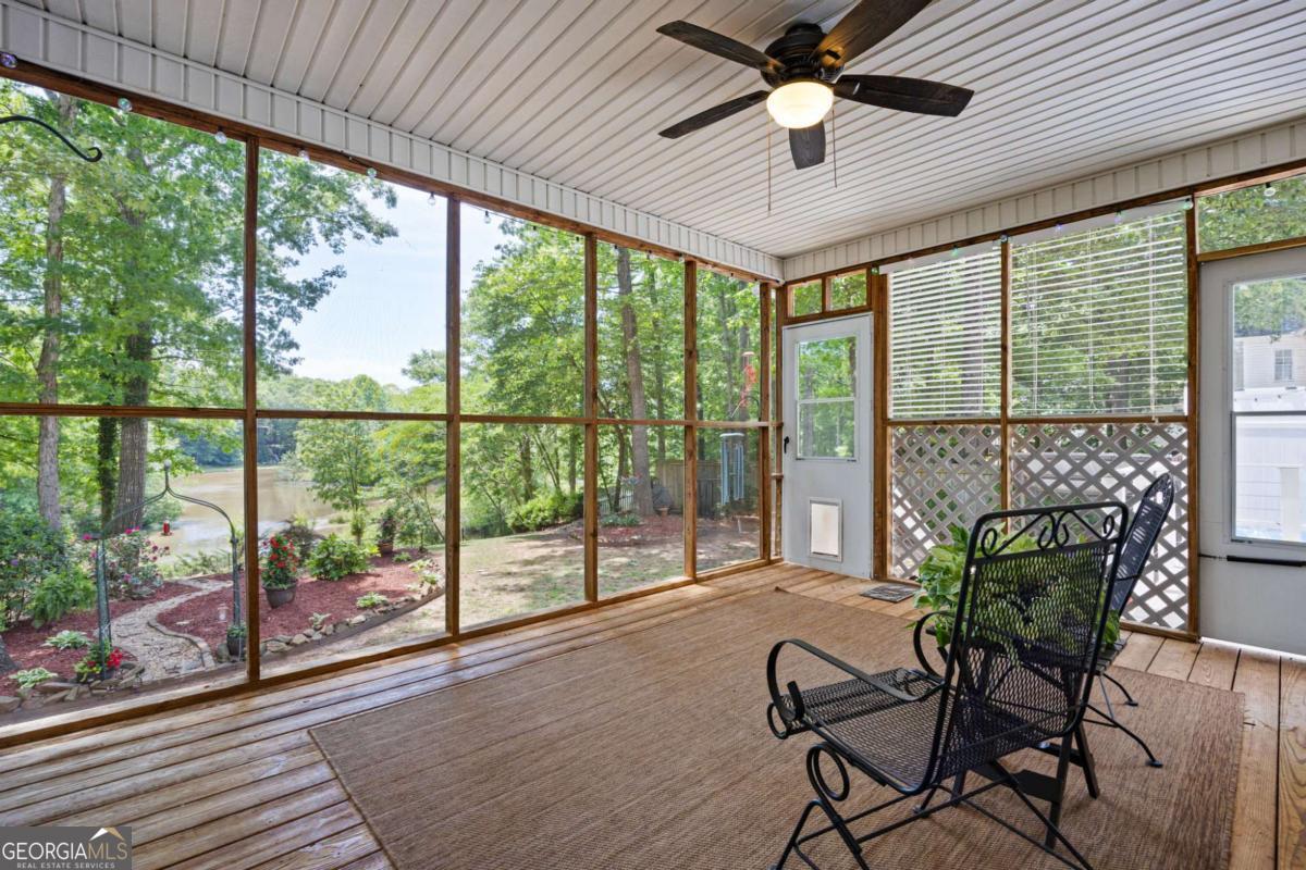 302 Lakeview Lane