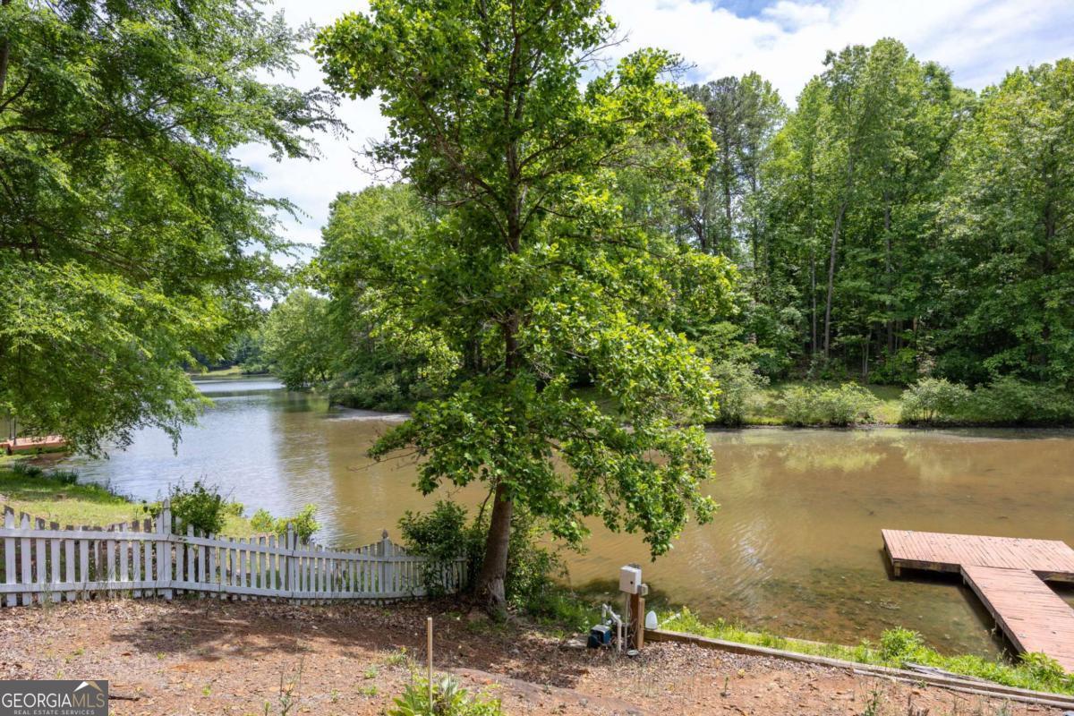 302 Lakeview Lane