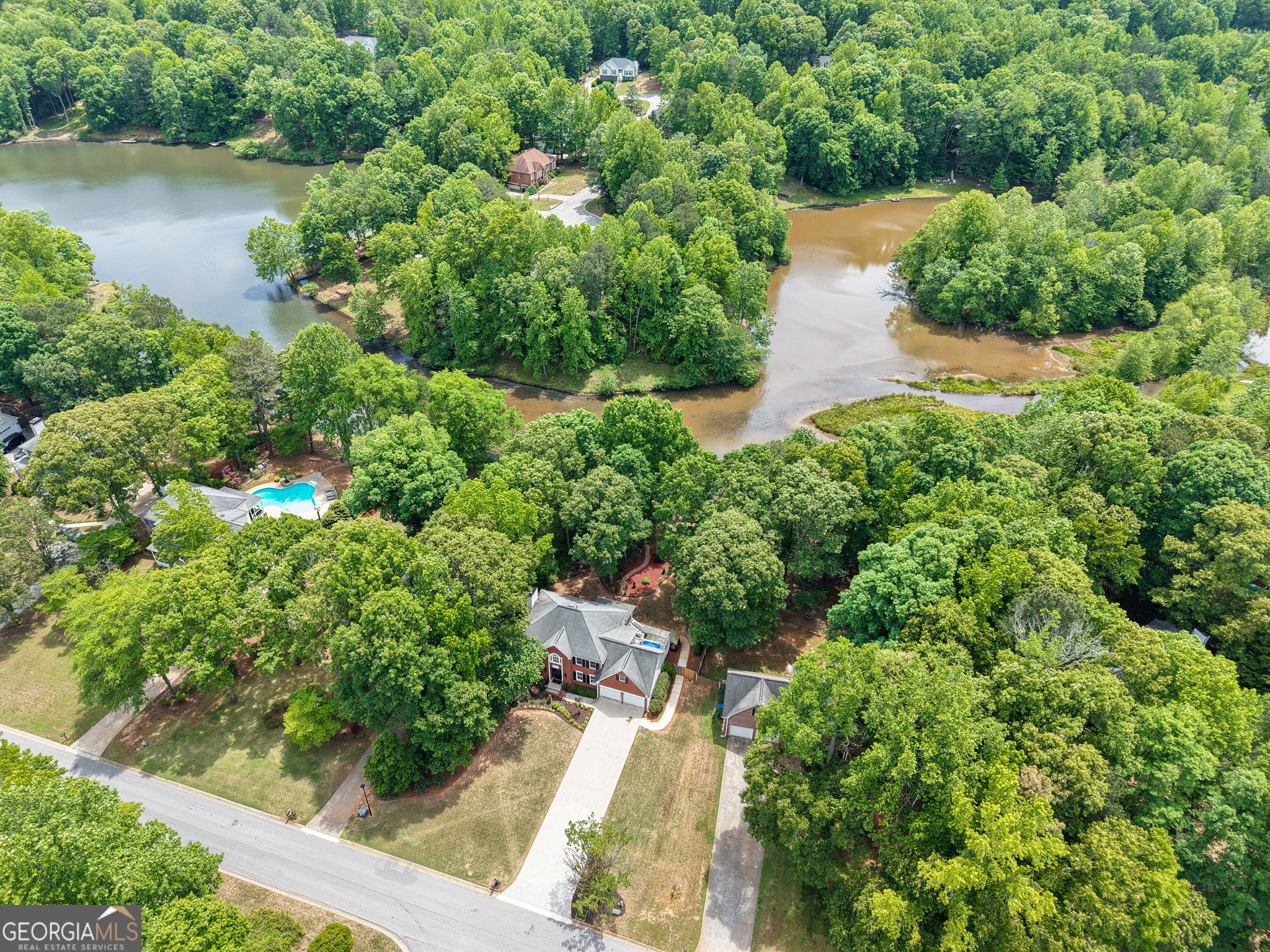 302 Lakeview Lane