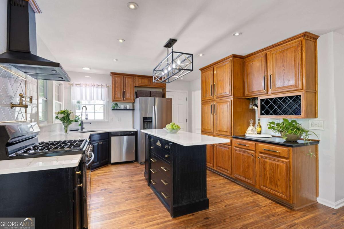 302 Lakeview Lane