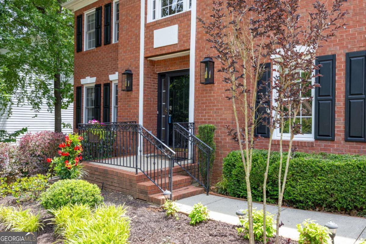 302 Lakeview Lane