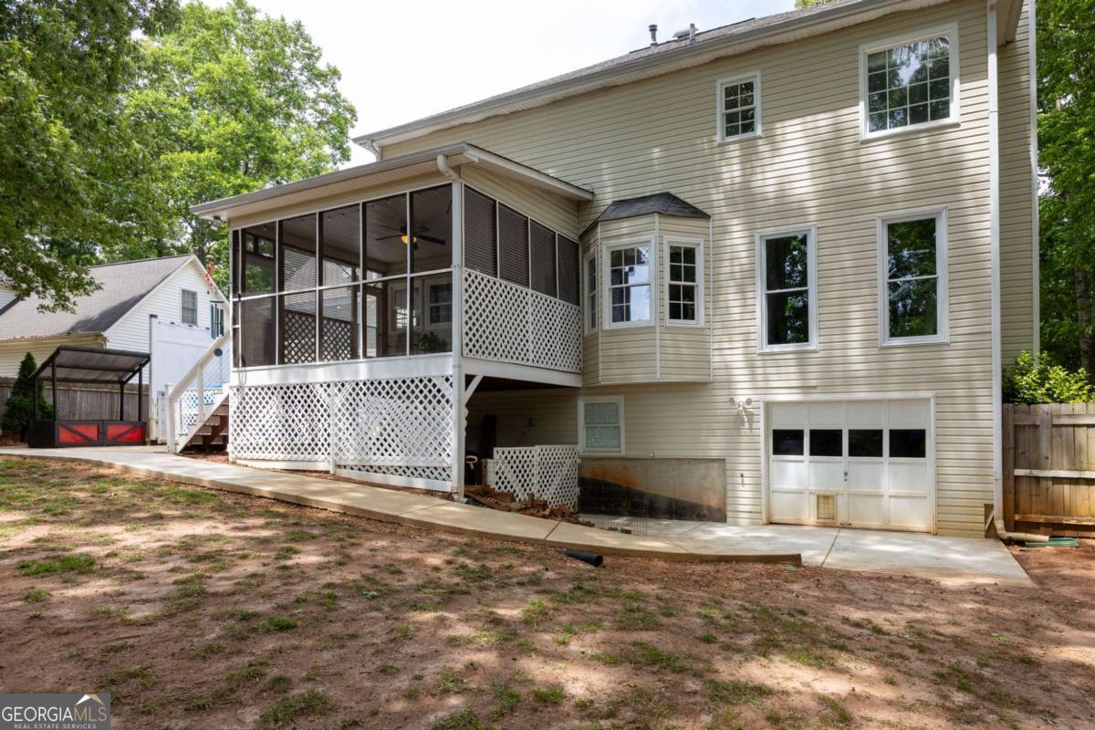 302 Lakeview Lane