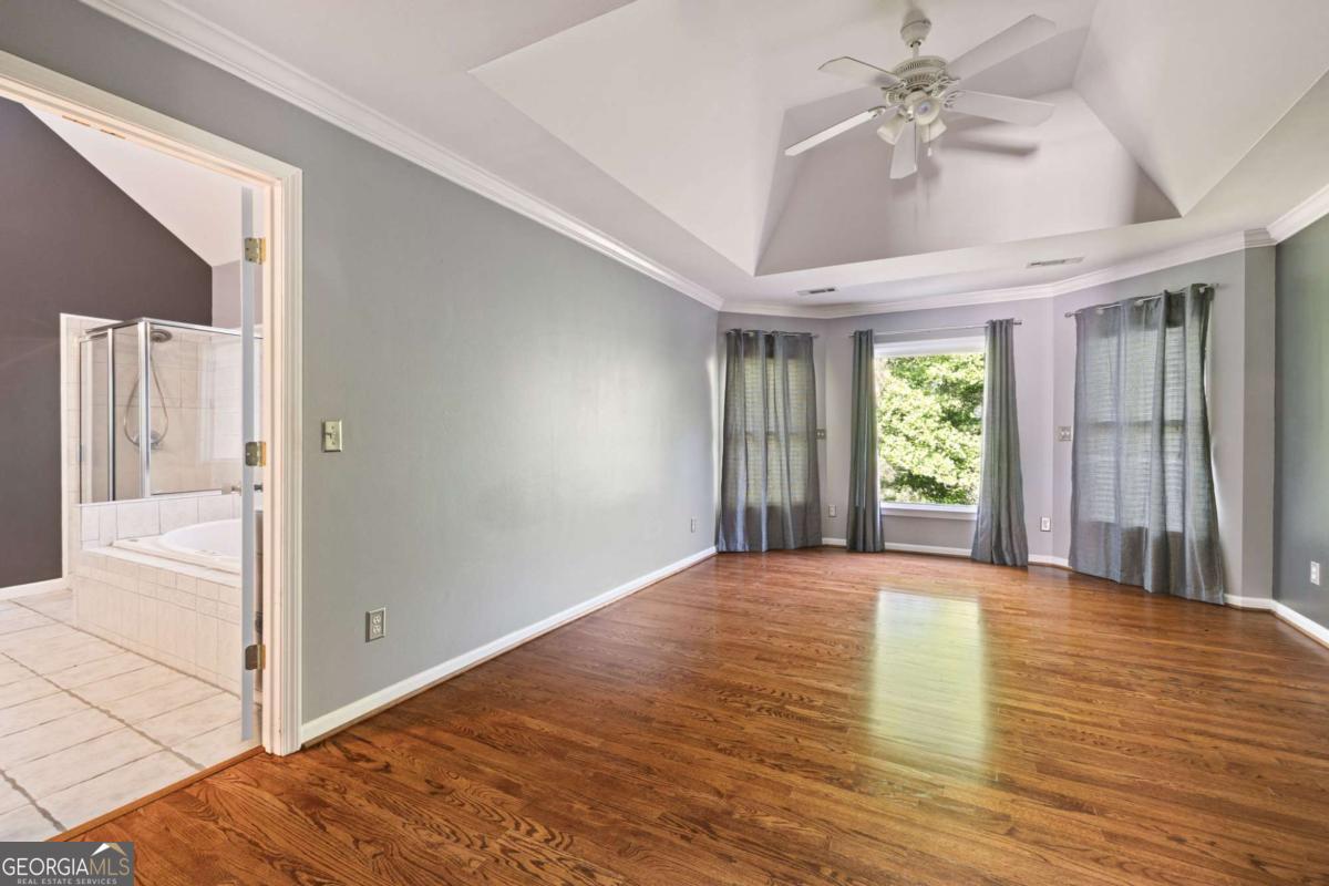 13 Royal Lake Drive SE