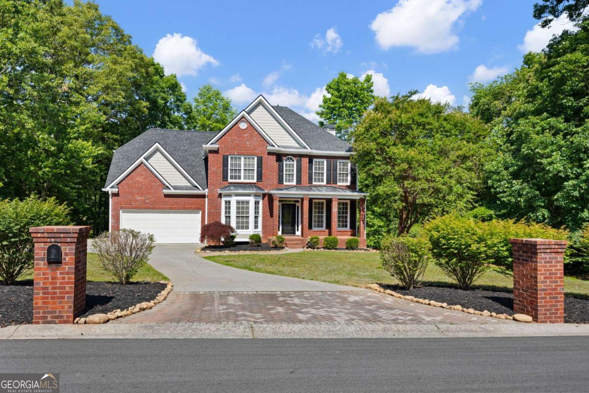 13 Royal Lake Drive SE