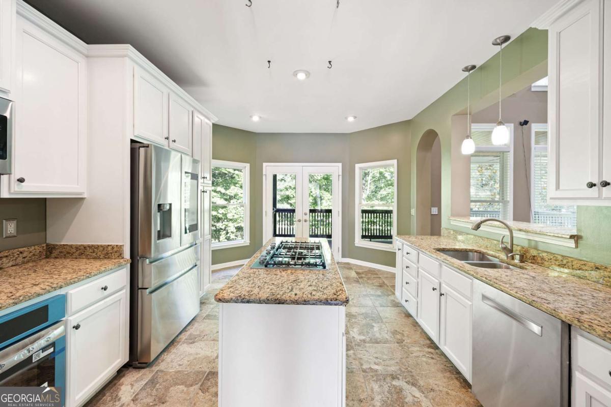 13 Royal Lake Drive SE