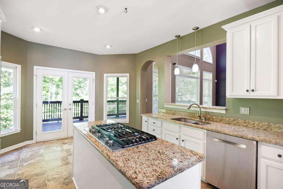 13 Royal Lake Drive SE