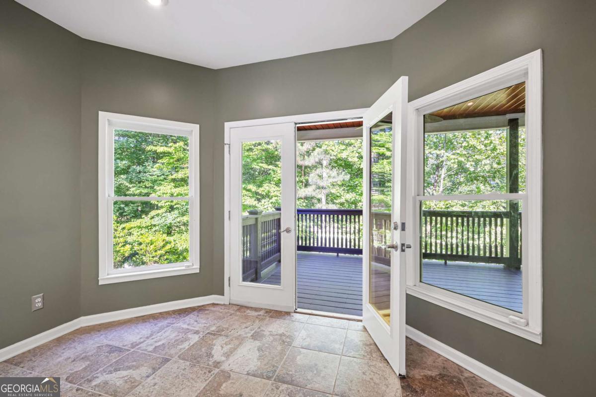 13 Royal Lake Drive SE