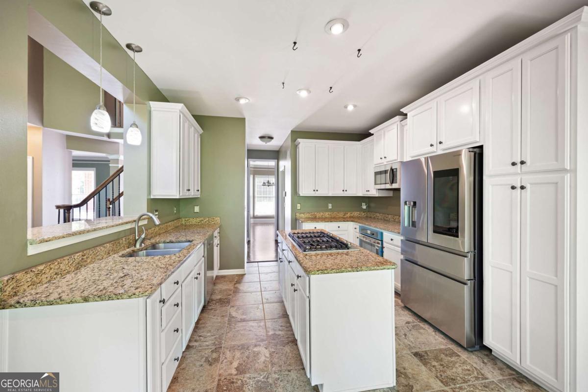 13 Royal Lake Drive SE