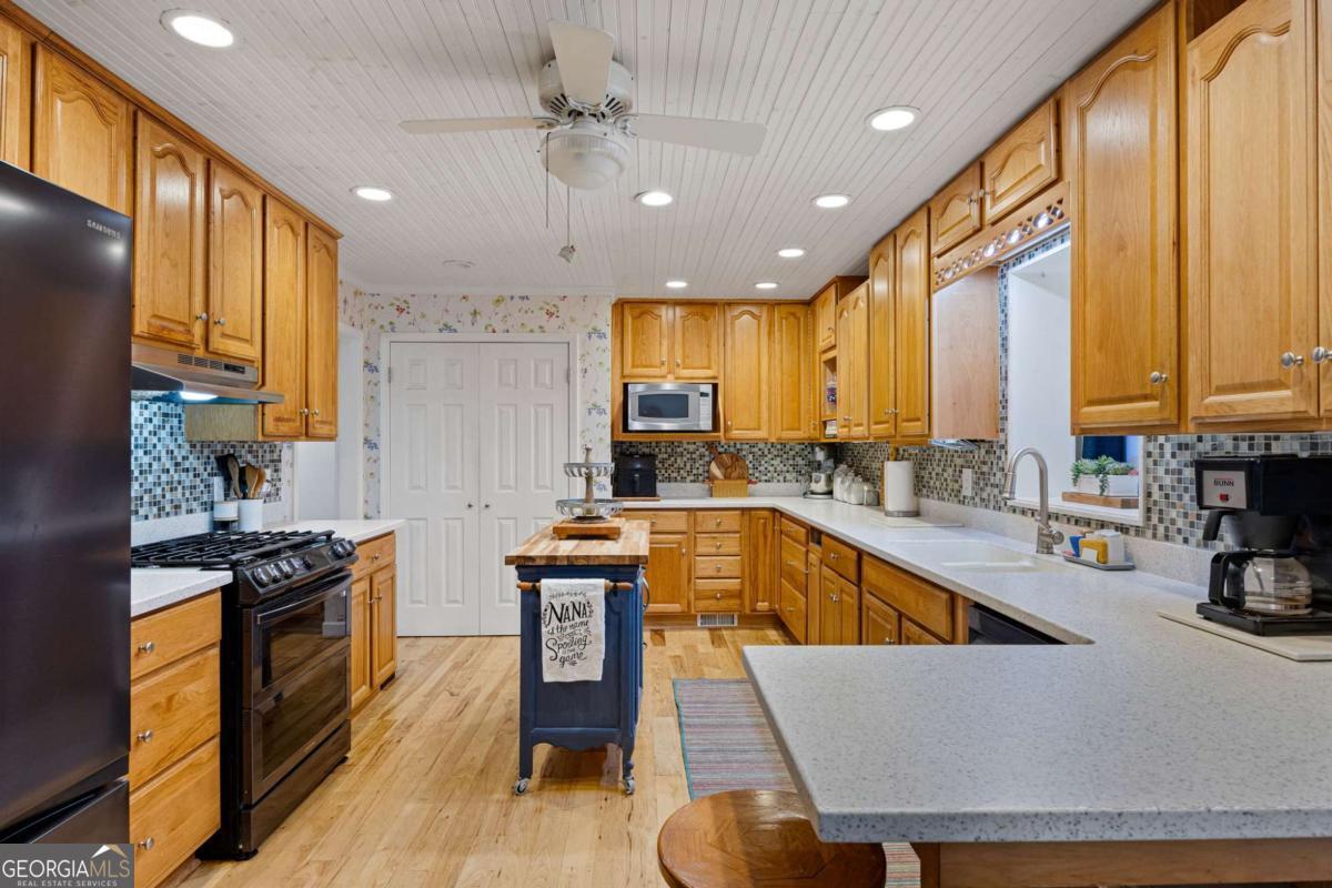 5436 Ridge Road