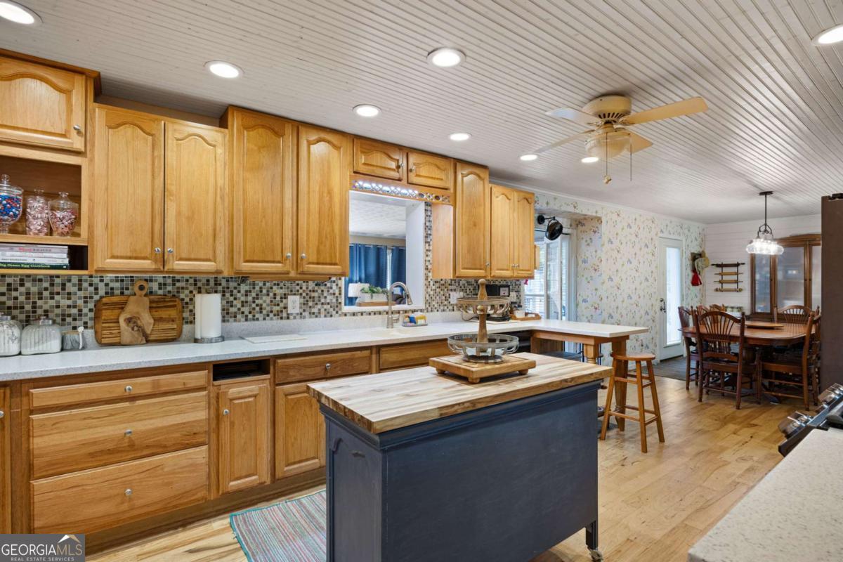 5436 Ridge Road