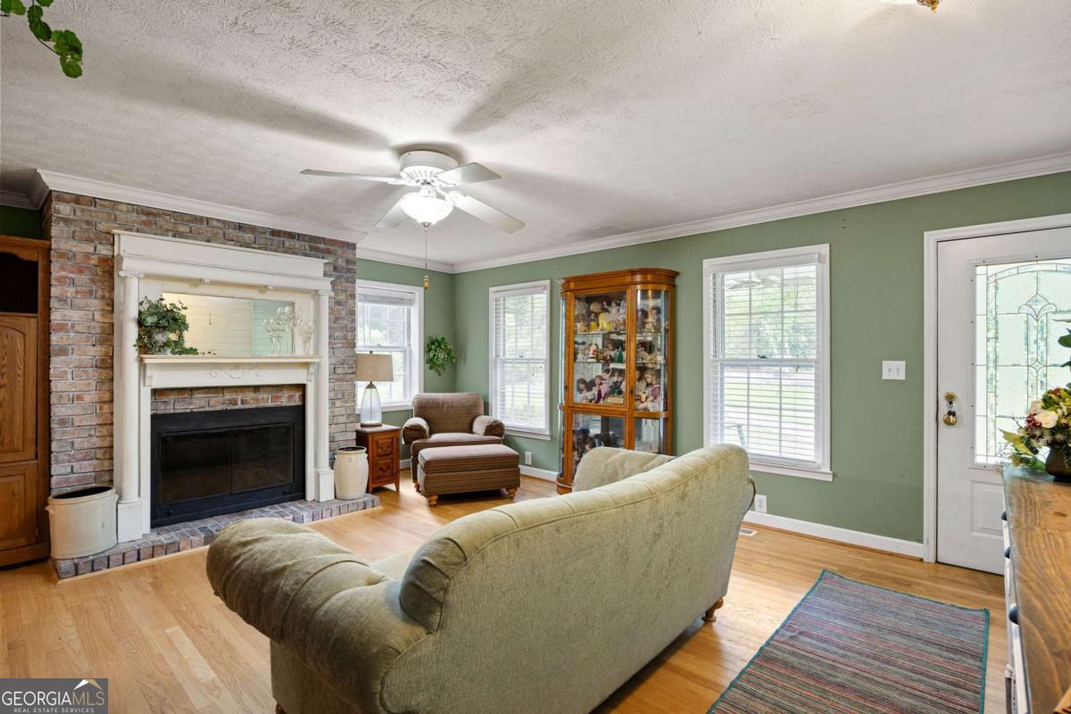5436 Ridge Road