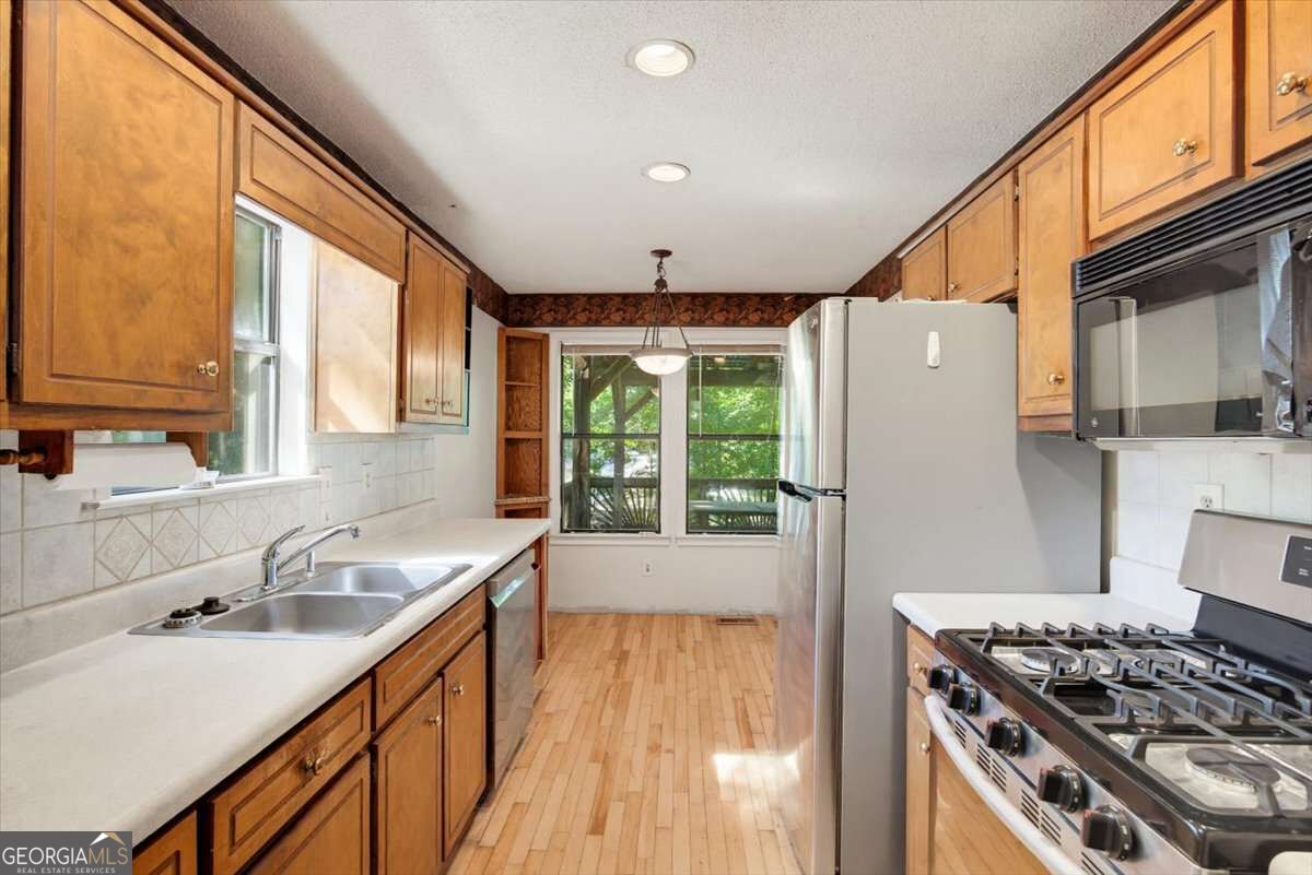138 Hickory Trail