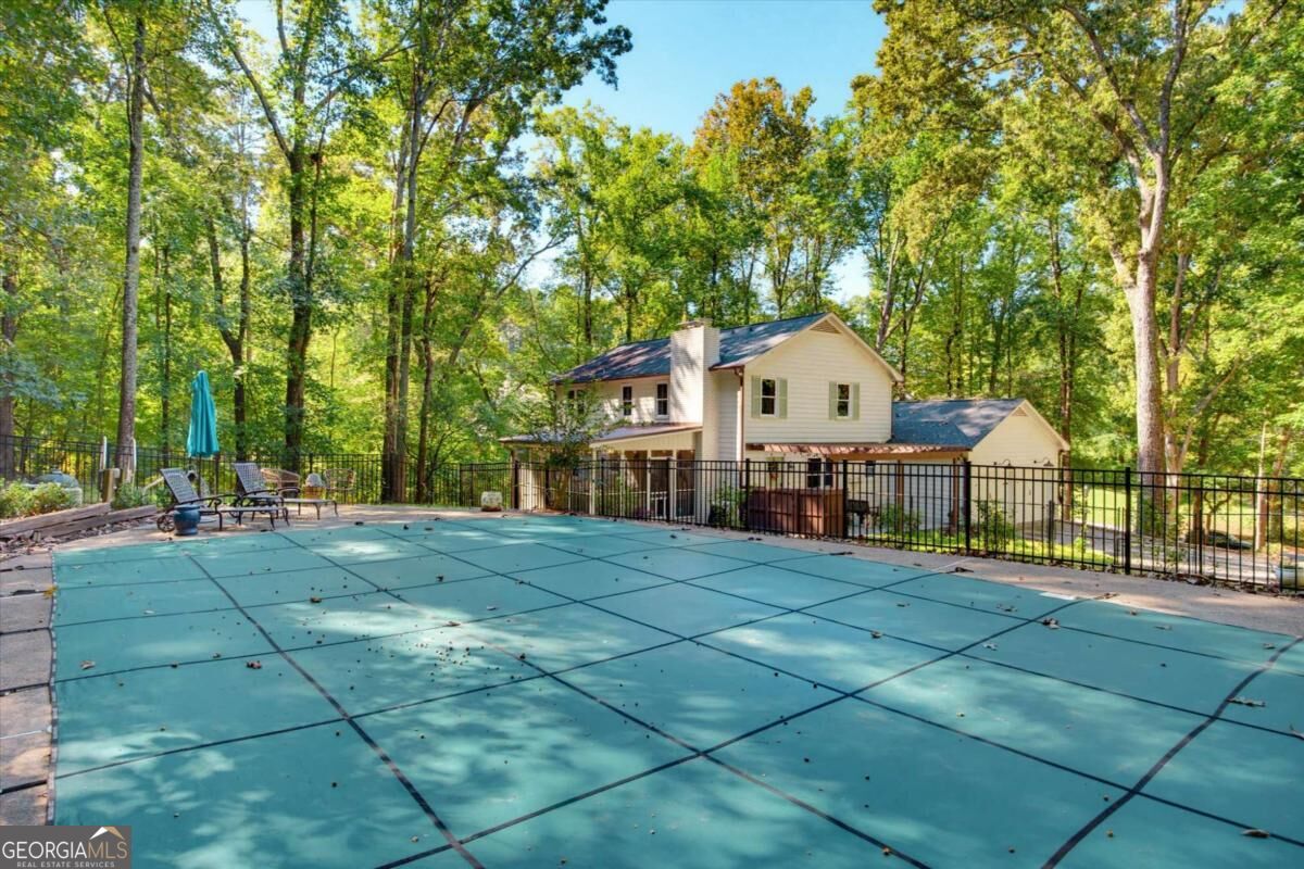 574 Ridge Lake Lane NW