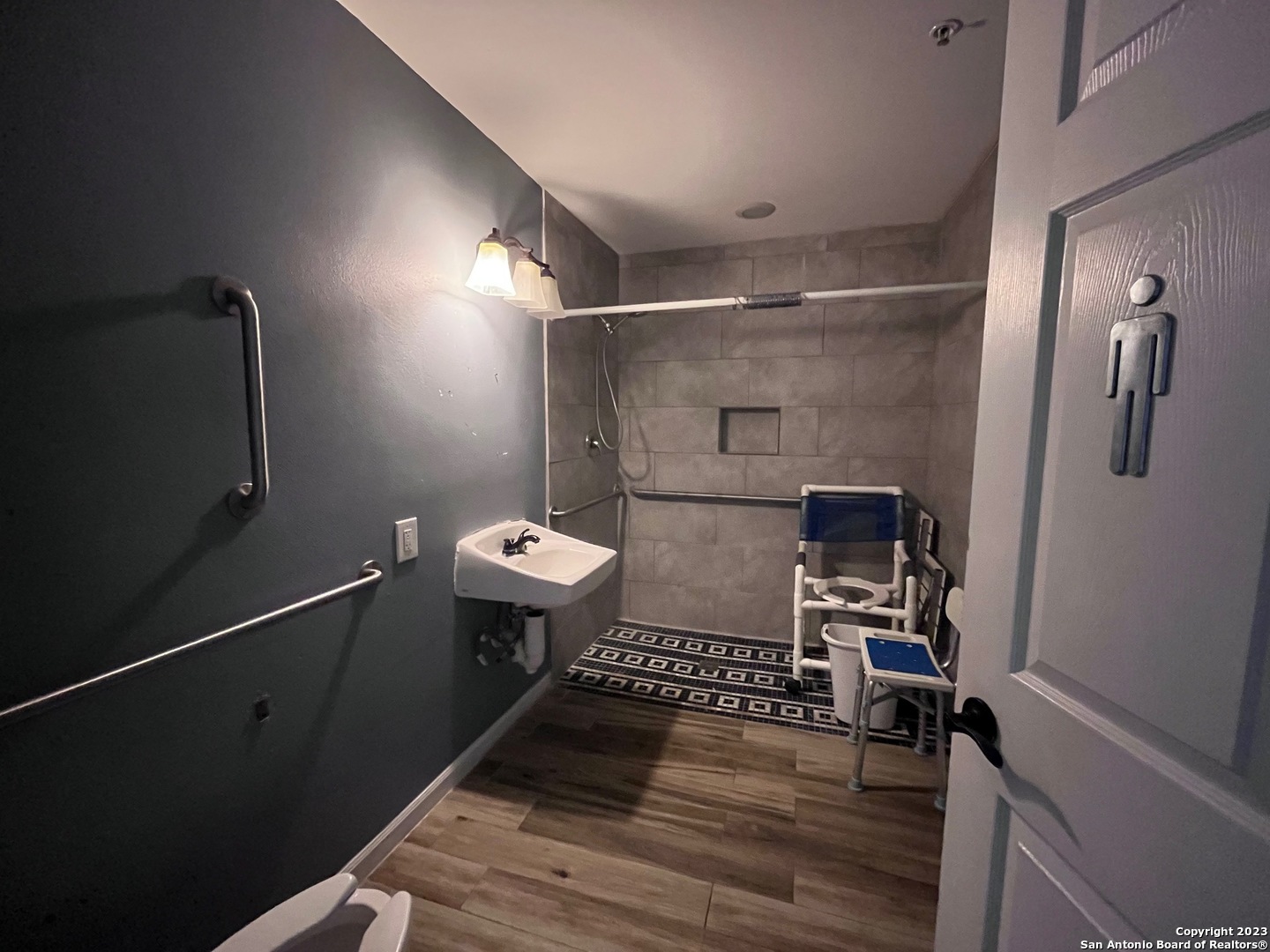 401 BRYN MAWR DR