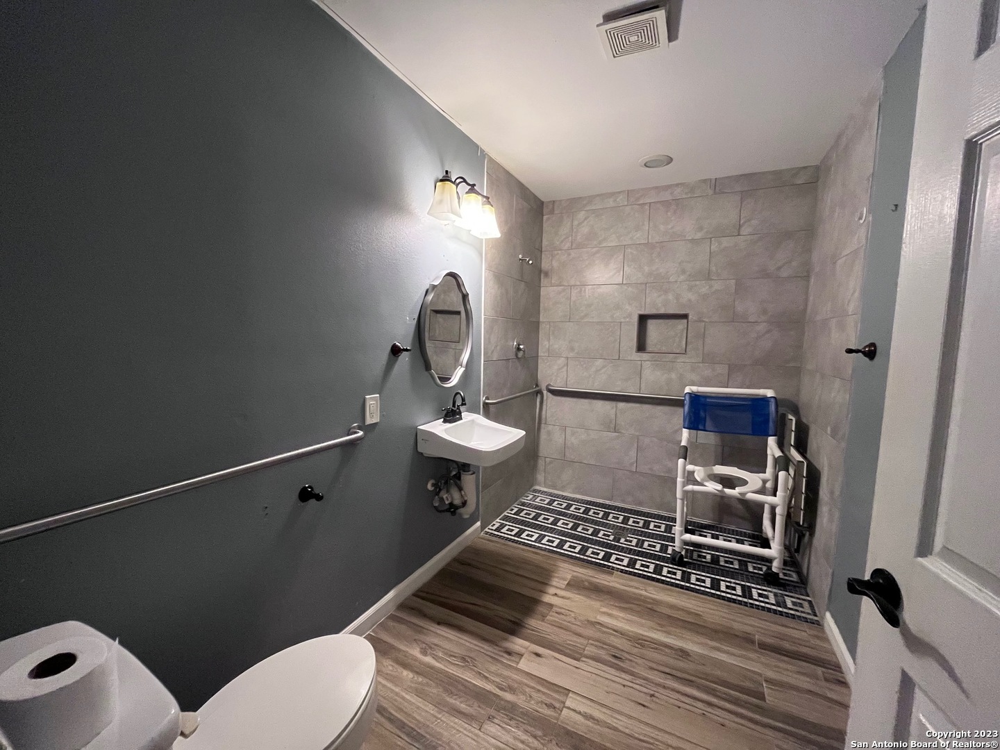 401 BRYN MAWR DR