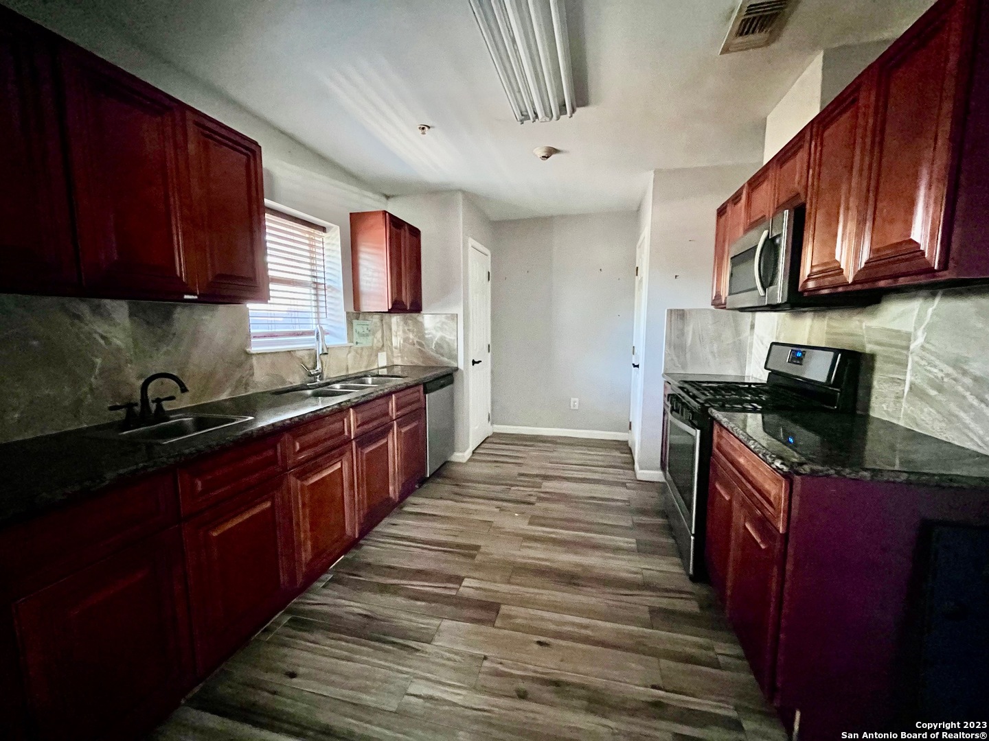 401 BRYN MAWR DR