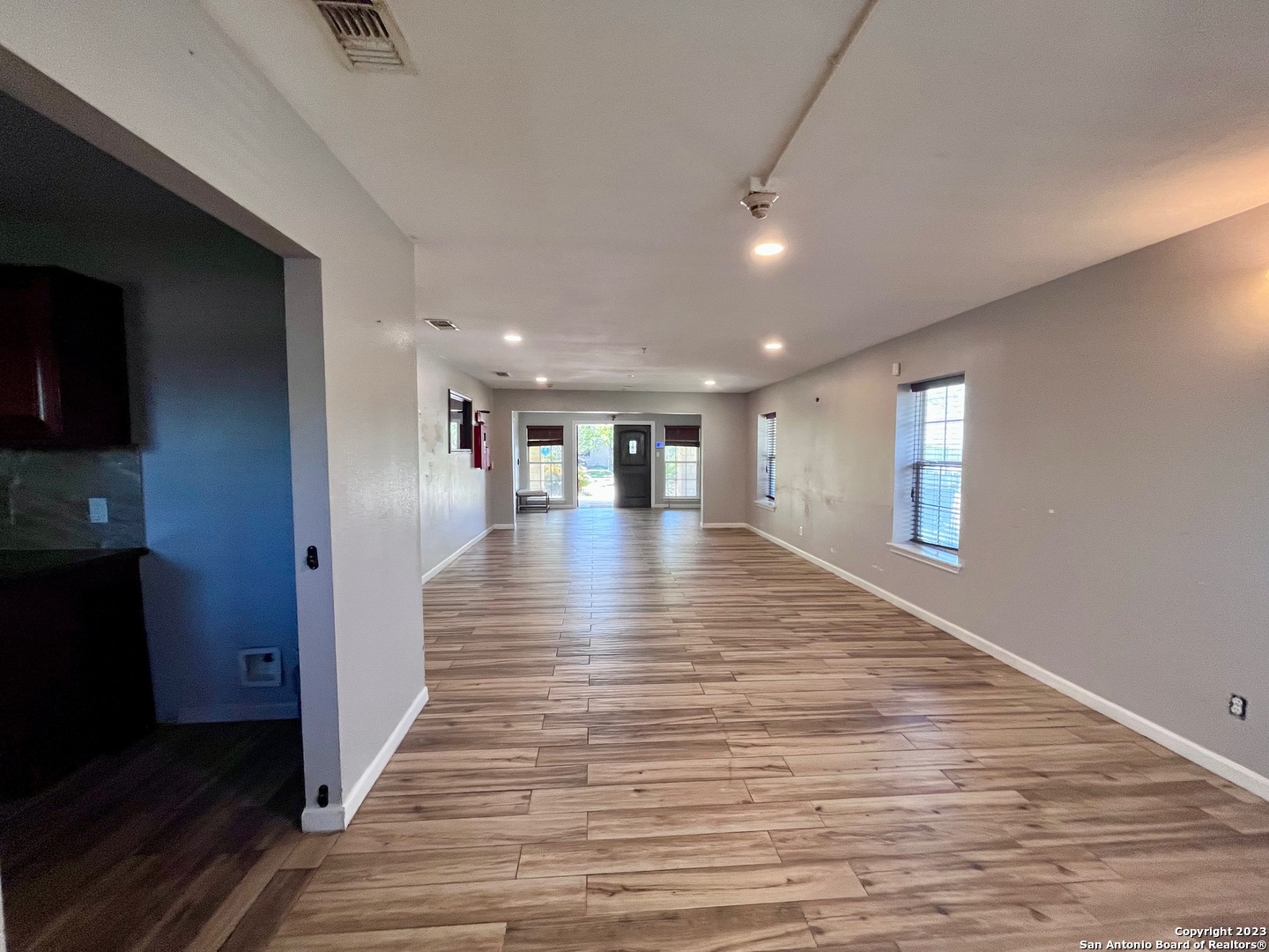 401 BRYN MAWR DR