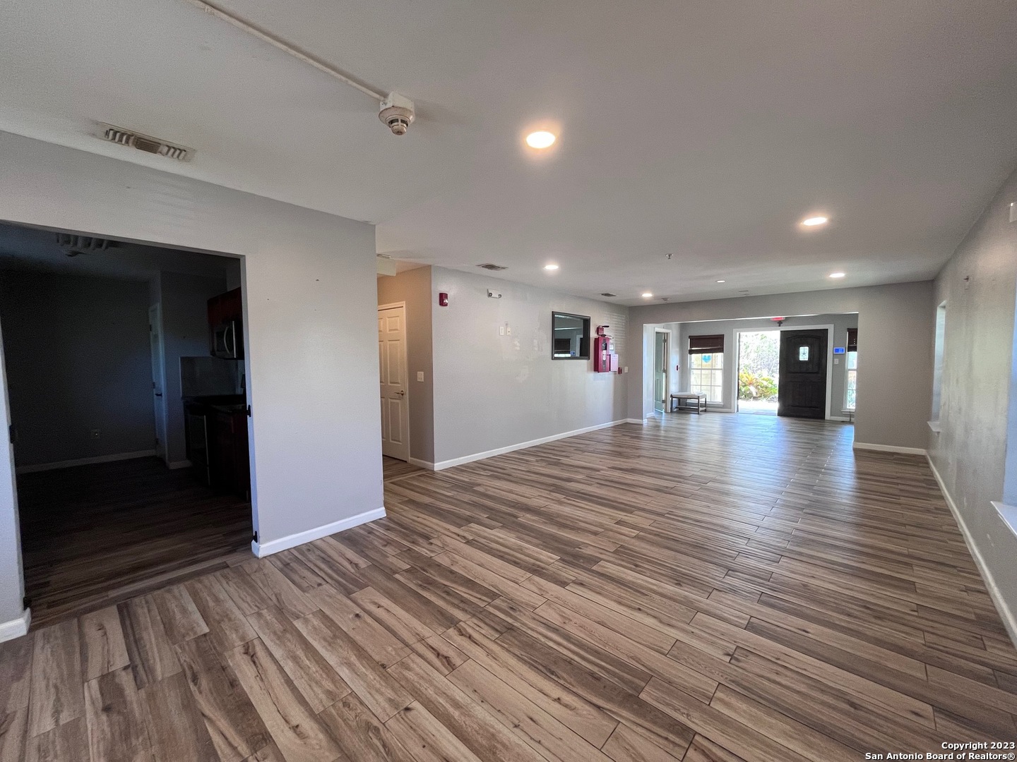 401 BRYN MAWR DR