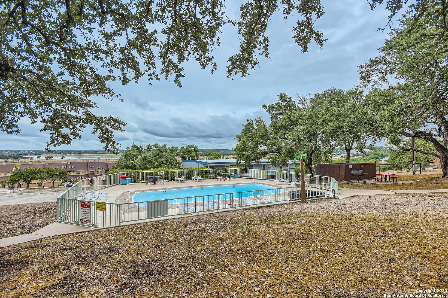 1603 PARKVIEW DR F4