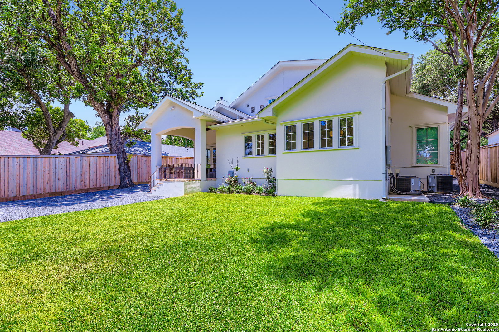 126 Wildrose Ave