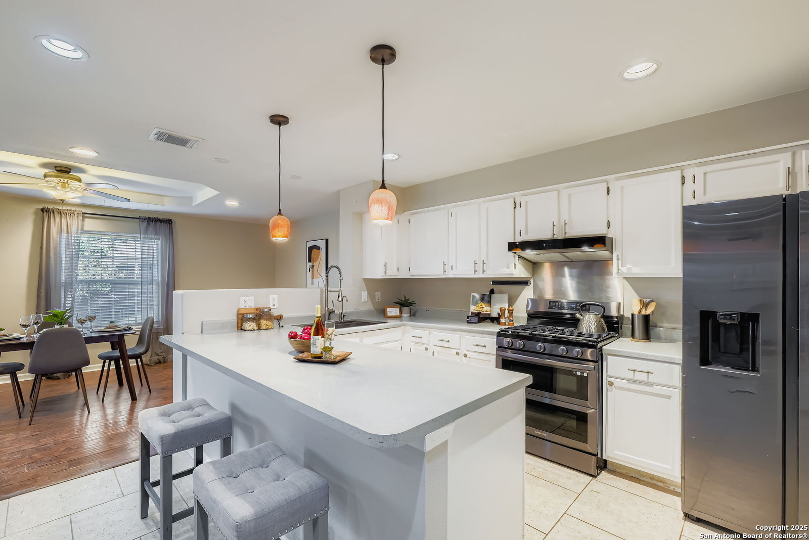9322 Valley Ridge
