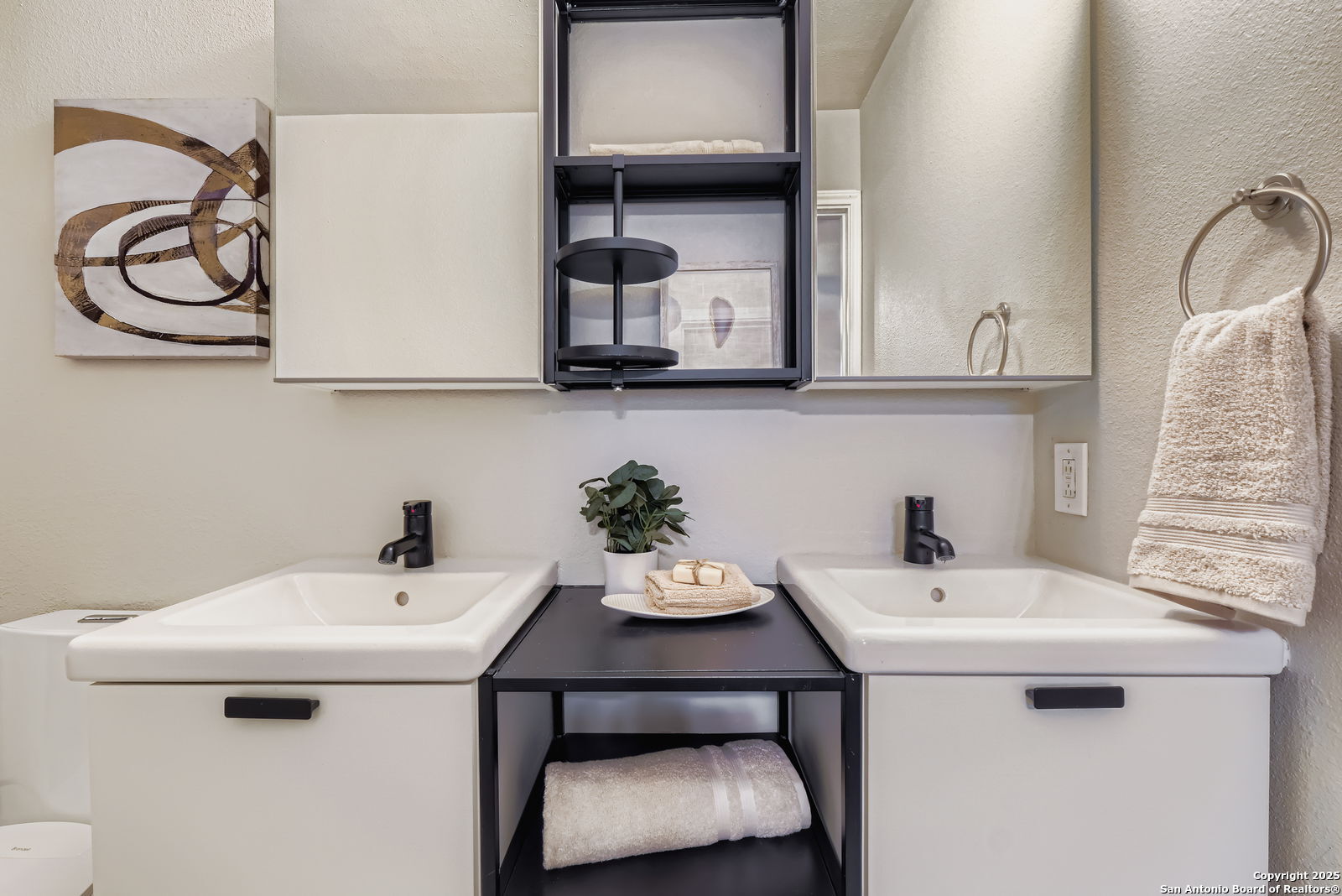 9322 Valley Ridge