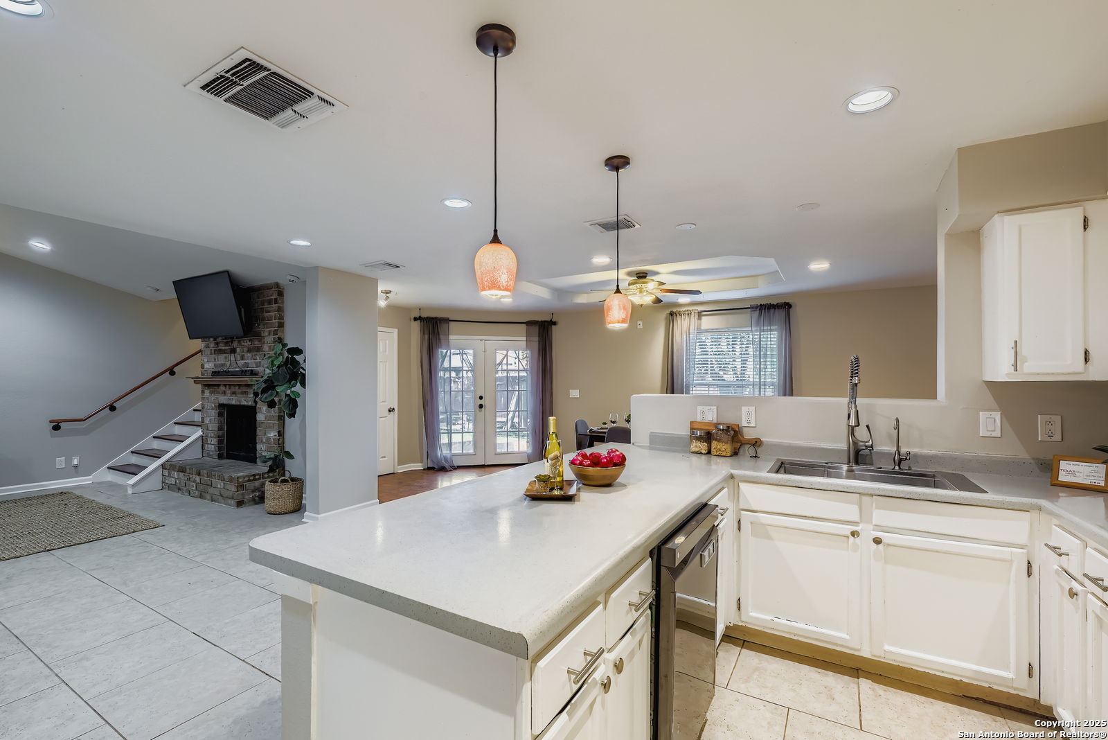 9322 Valley Ridge