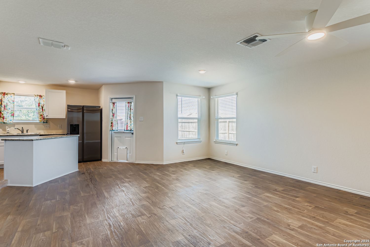 15454 Shortwing