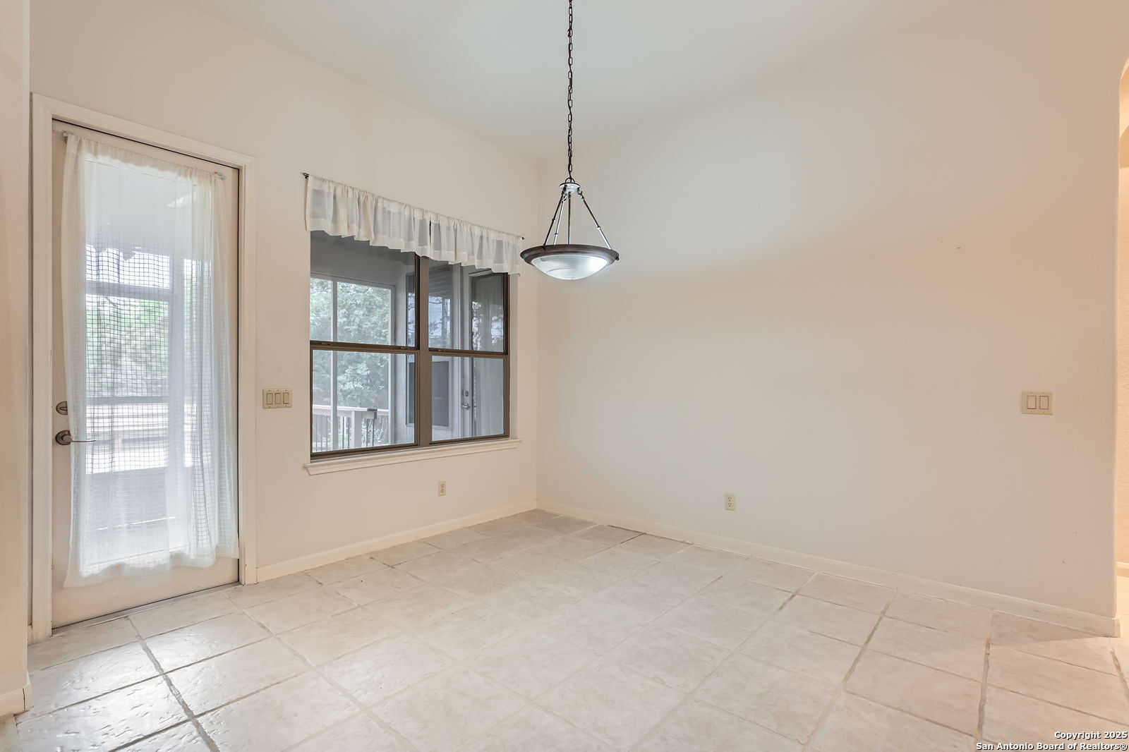 18522 Emerald Forest