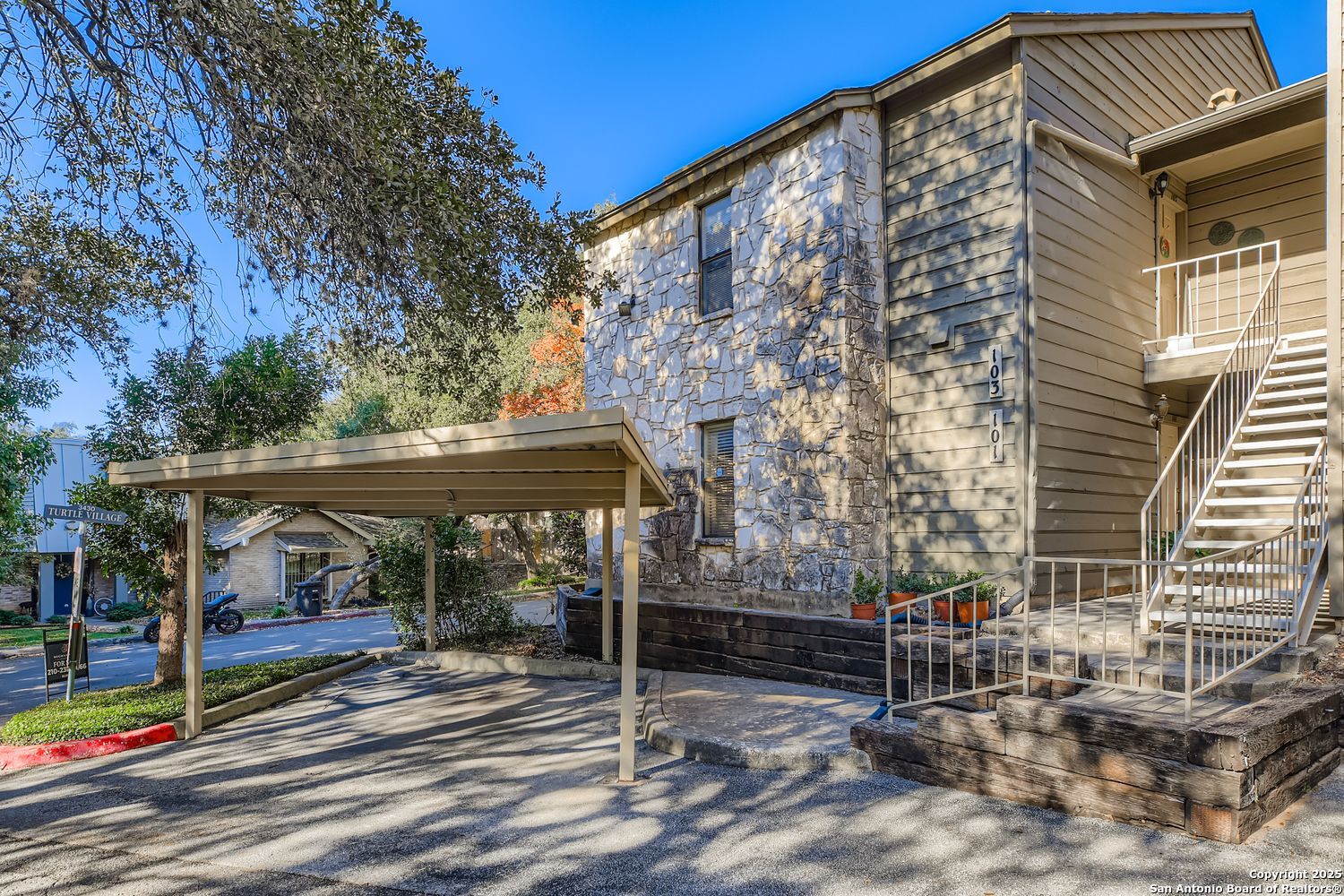 3430 Turtle Village 101