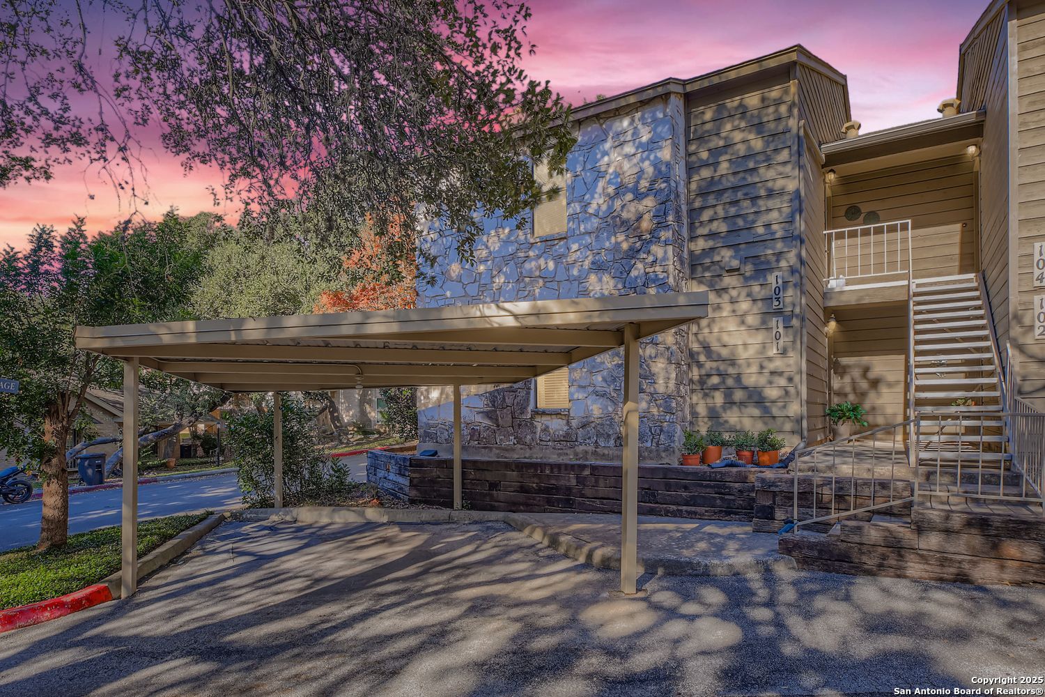 3430 Turtle Village 101