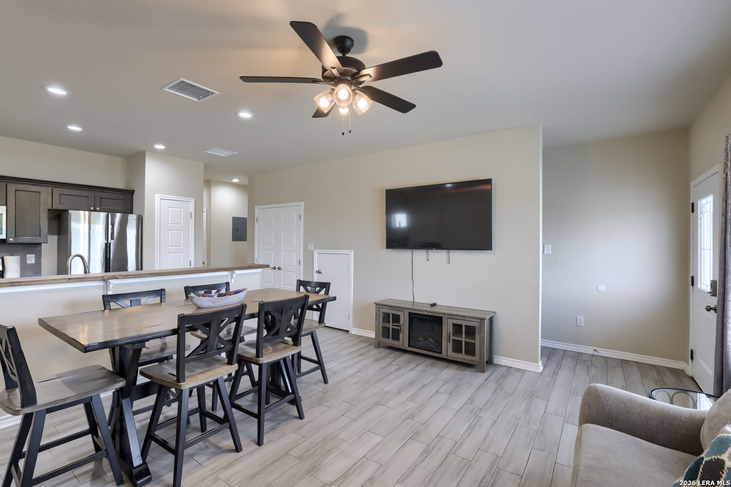 2541 CANYON LAKE FOREST DR