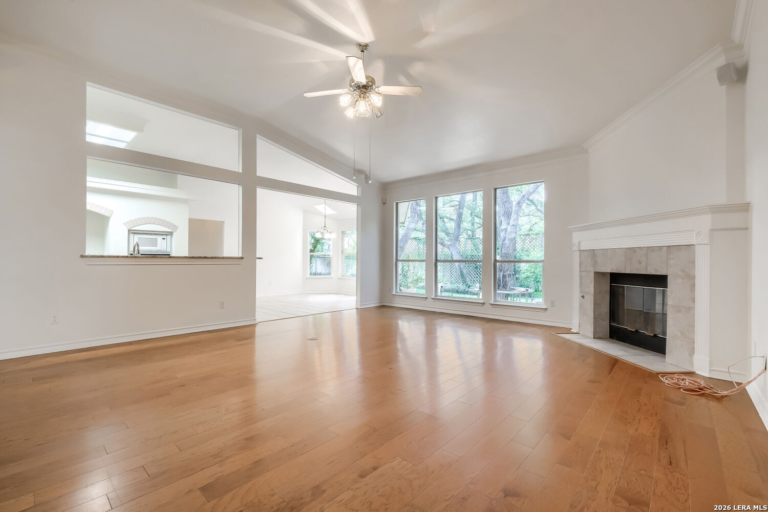 15634 Mission Crst