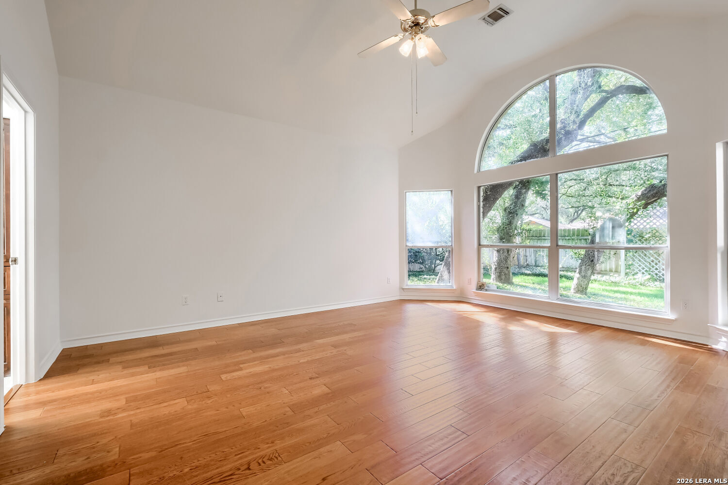15634 Mission Crst