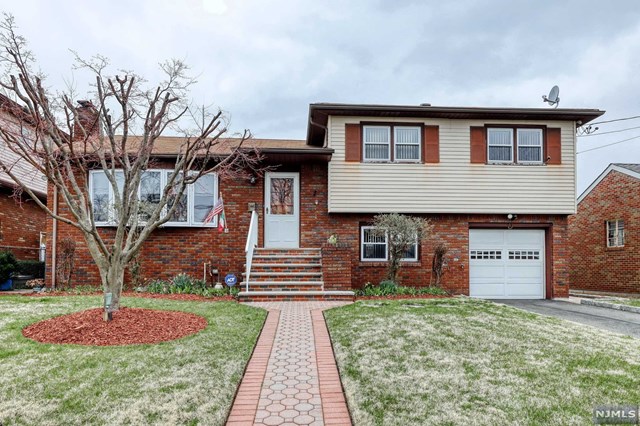 15 Lois Avenue