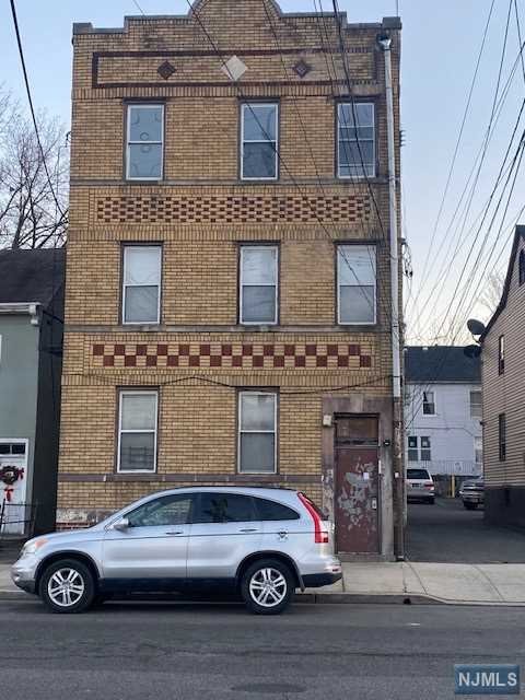 345 Oak Street