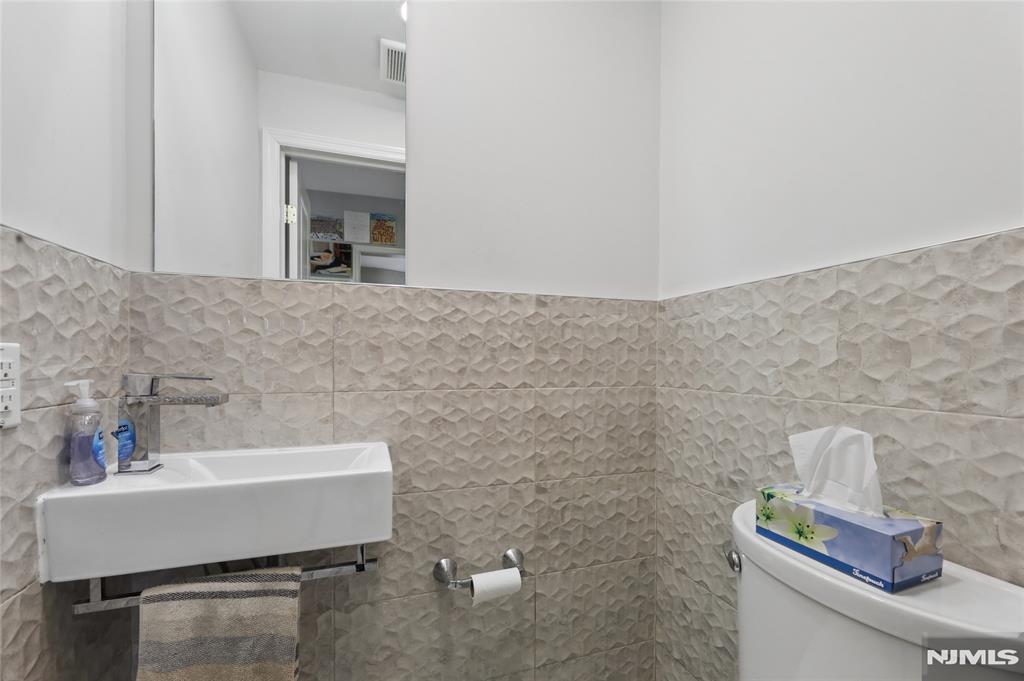 115 Lafayette Avenue