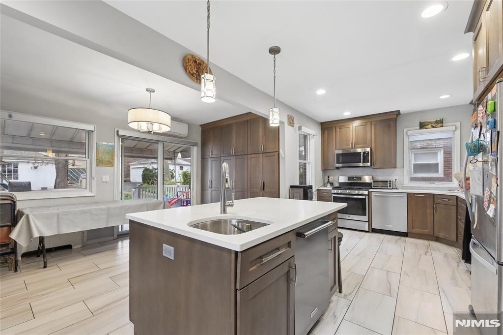 115 Lafayette Avenue