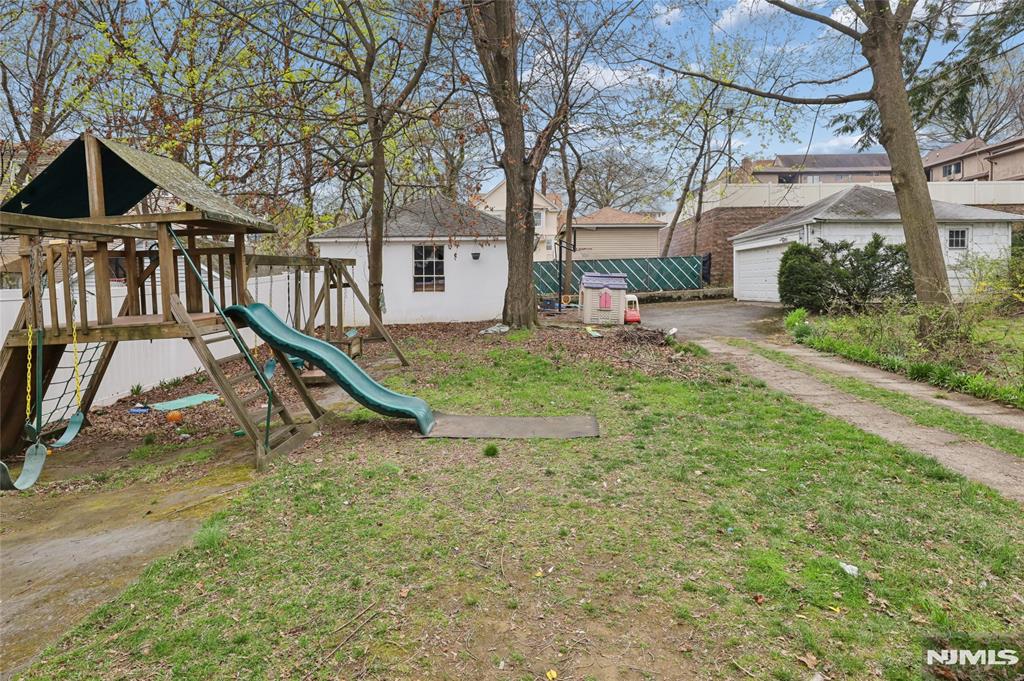 115 Lafayette Avenue